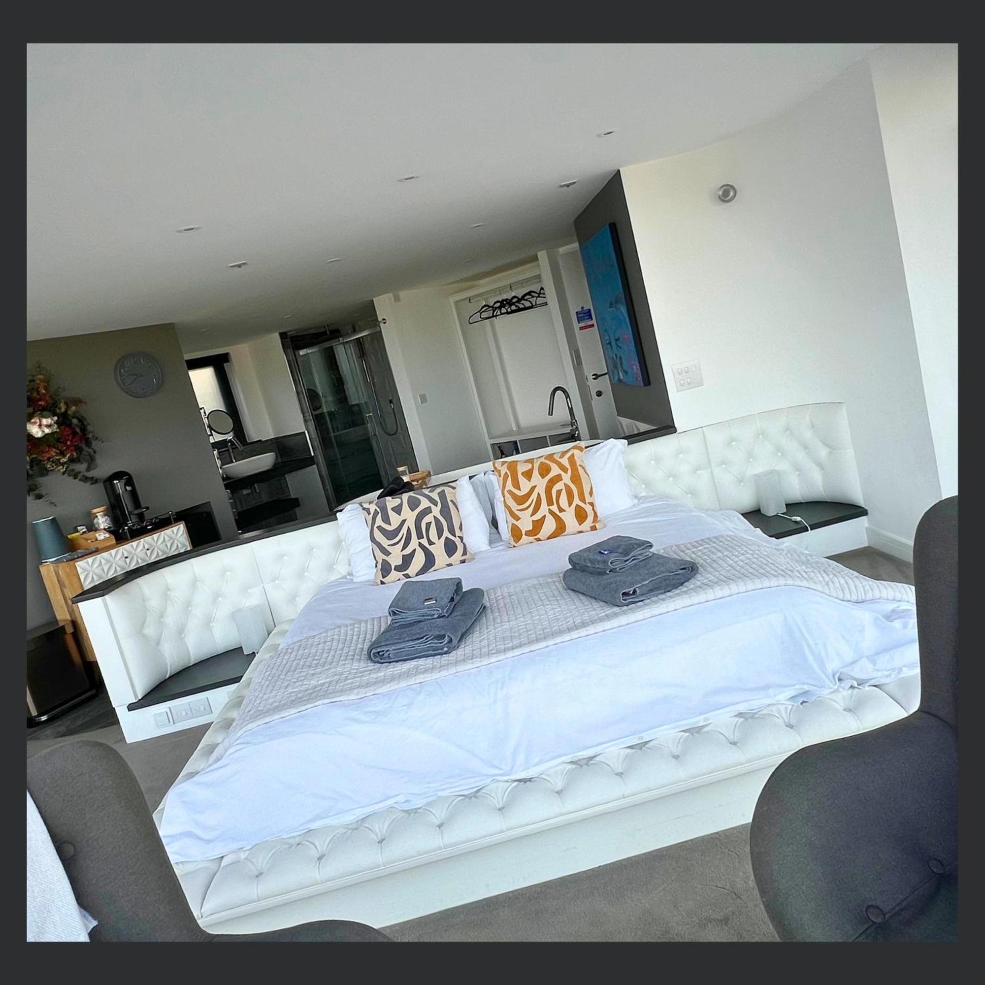 Uno St Ives - Luxury Serviced Accommodation Exterior foto